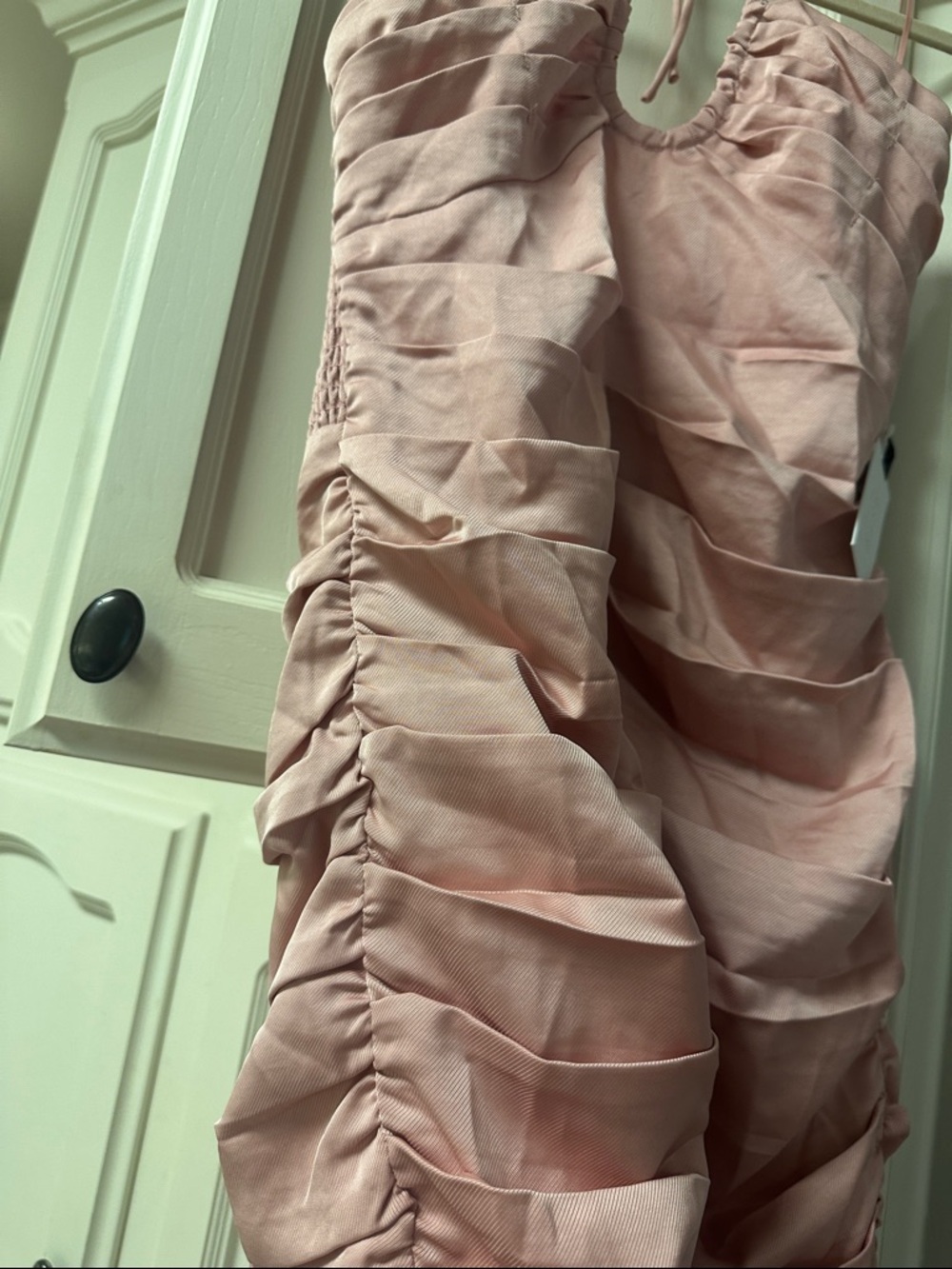 Astr the Label Merida Pink Ruched Satin Mini Dress with Keyhole Neckline - Picture 3 of 6